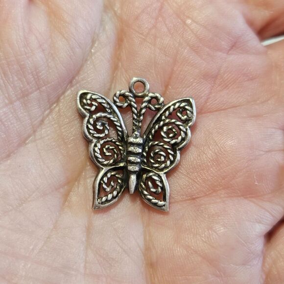 Sterling silver butterfly pendant charm - Picture 1 of 11